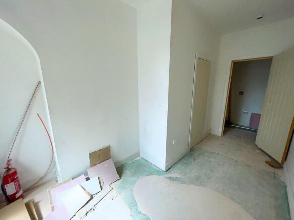 11 bed House for sale Image 11