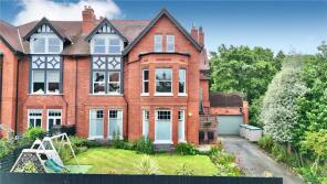 3 Maisonette, The Oatlands, Wirral CH48 7HN