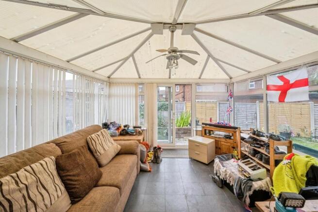 4 bed Detached for sale Image 10