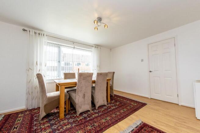 3 bed Semi-Detached for sale Image 12