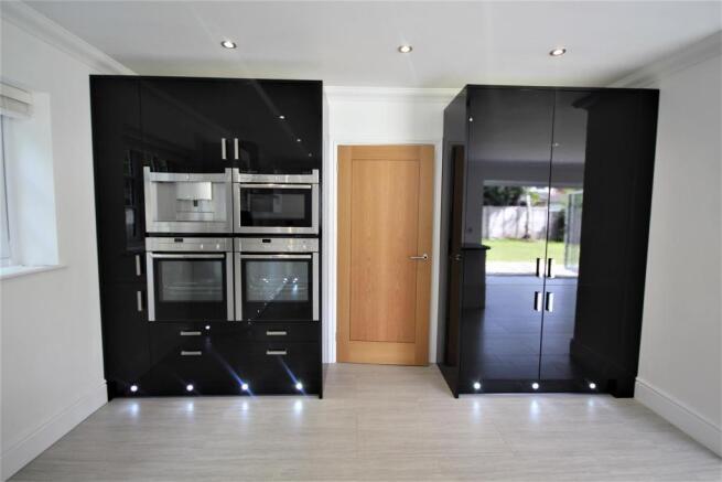 Kitchen 5.jpg