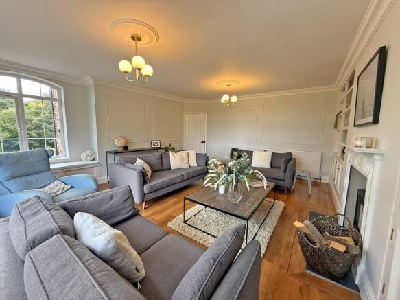 5 bed Detached for sale Image 6