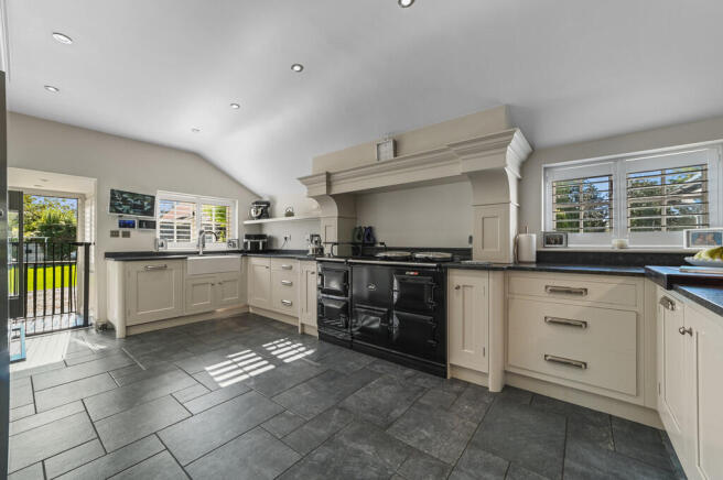 HT-FC(COL)-MoatFa...