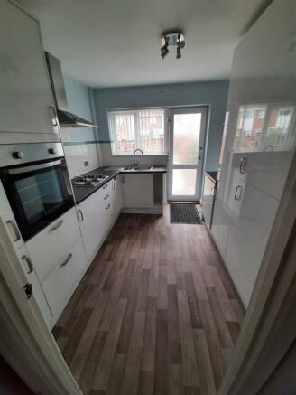 kitchen2 30 Birkdale.jpg