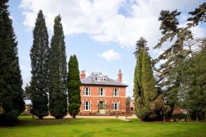Woodlands, Old Worcester Road, Kidderminster DY11 7XB
