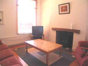 LIVING / DINING ROOM