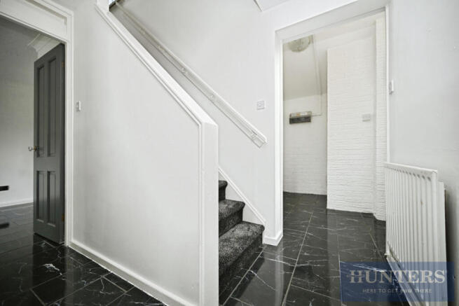 2 bed Terraced to rent Image 6