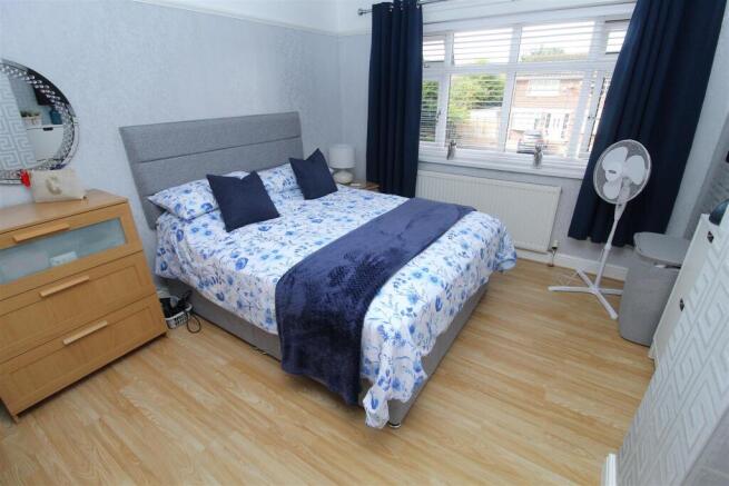 Bed1a.JPG