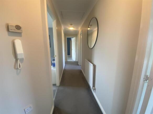 3 bed Apartment for sale Image 11