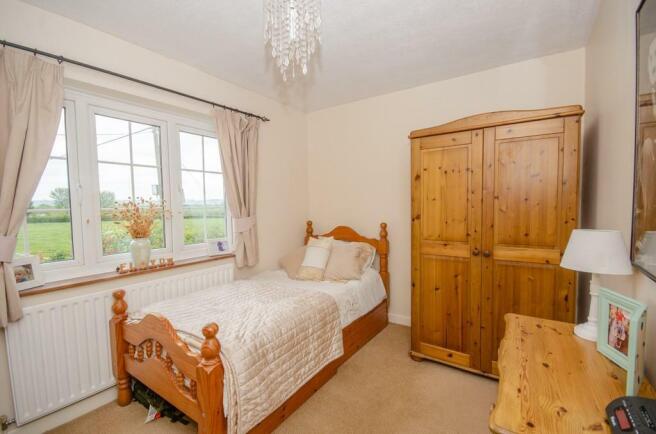 Bedroom 4.jpg