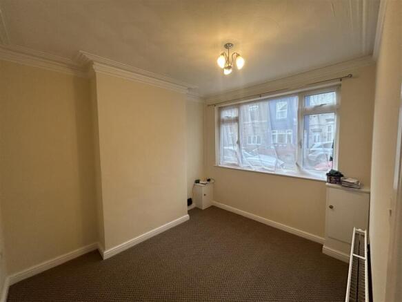3 bed Terraced to rent Image 4