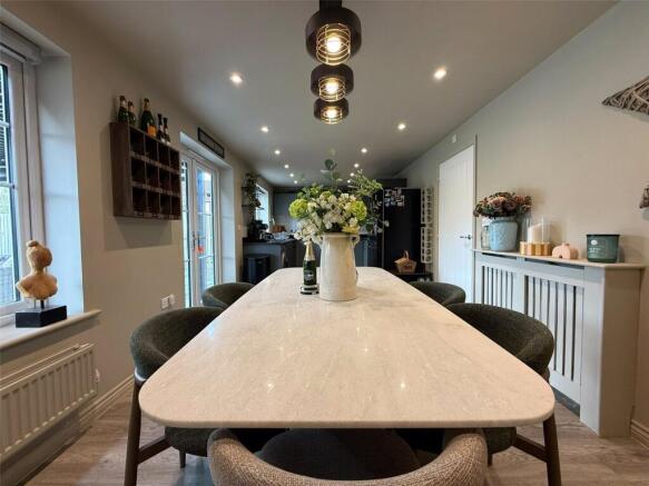 4 bed Detached for sale Image 9