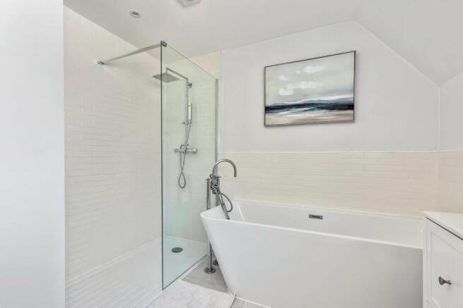 4 bed Detached for sale Image 8