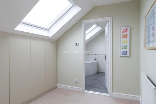 Dressing area to family bathroom