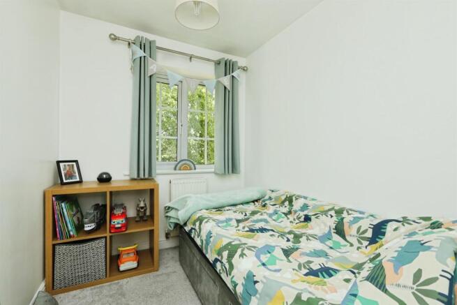 4 bed Semi-Detached for sale Image 11