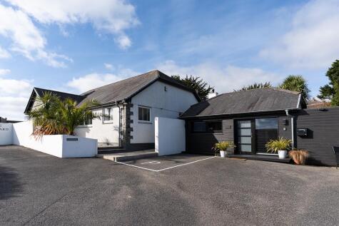 Heather Lane - Stunning 4 Bedroom Home with Detached Annexe