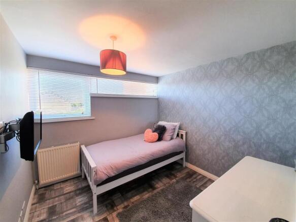 4 Chatsworth Crescent - 3rd bedroom.jpg