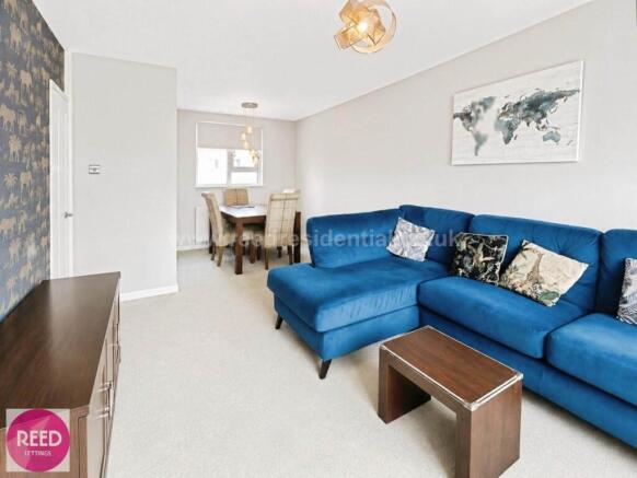 2-bed flat on Chalkwell Lodge, London Road, Westcliff On Sea, £200,000