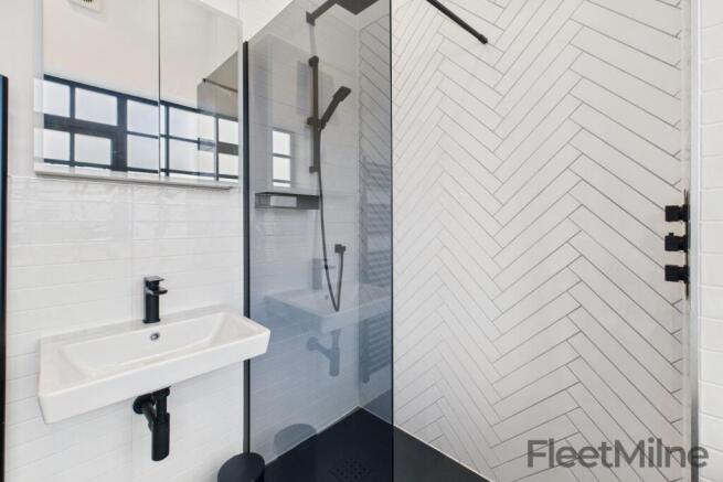 Bedroom 1/Ensuite