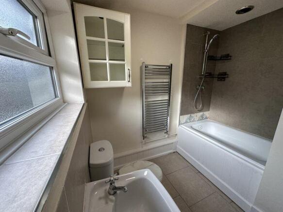Bath/shower room