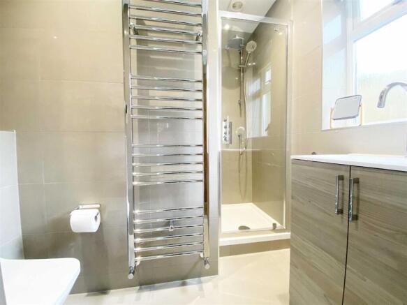 3 bed Detached Bungalow to rent Image 9