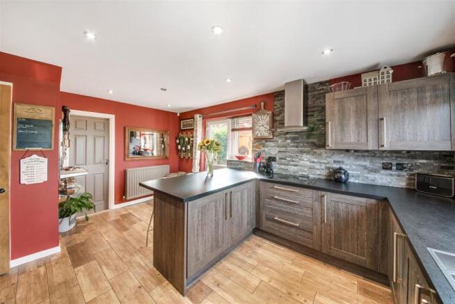 Kitchen Diner 3.jpg