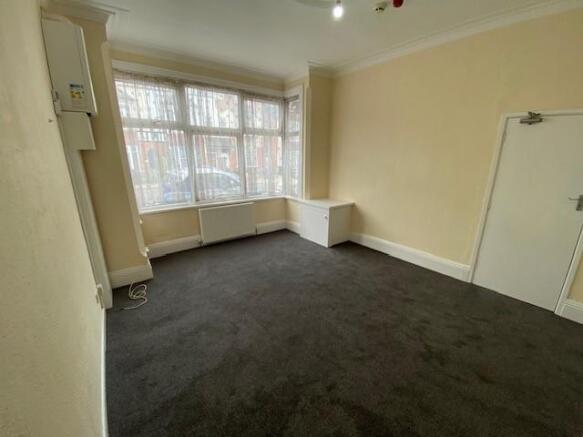 Alexander Rd 47 flat 1 lounge.jpg