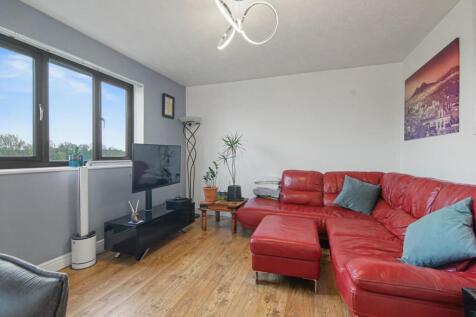 William Tarver Close, Warwick, CV34