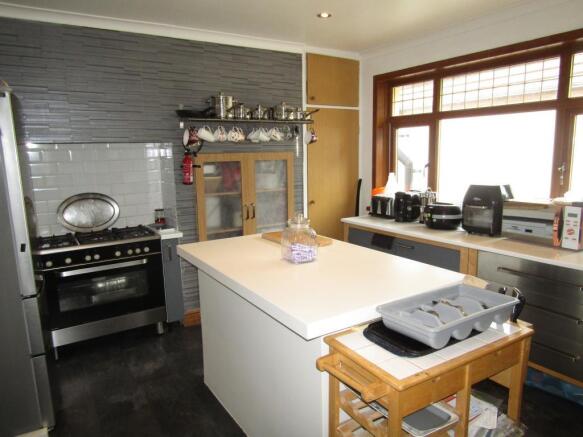 Trallwn Road, Swansea, SA7 photo 4