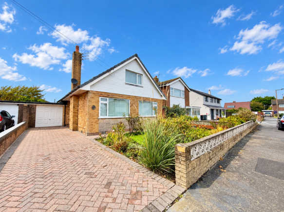 4-bed bungalow on Thirlmere Avenue,  Fleetwood, FY7, £240,000