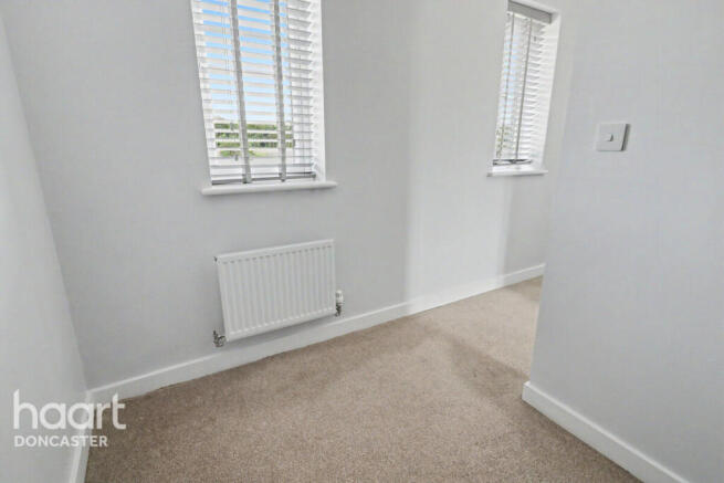 3 bed Town House for sale Image 11