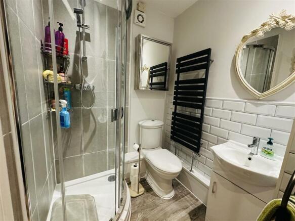 8 bed Detached for sale Image 12