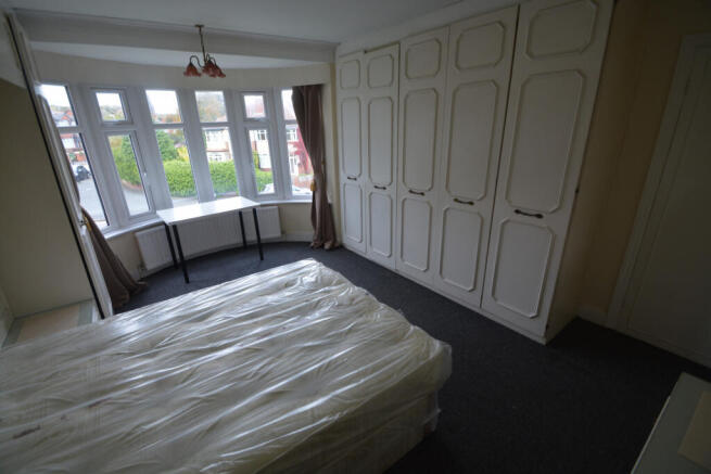 4 bed House to rent Image 12