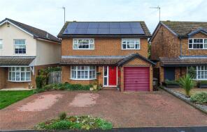 33, Comet Way, Woodley RG5 4NZ