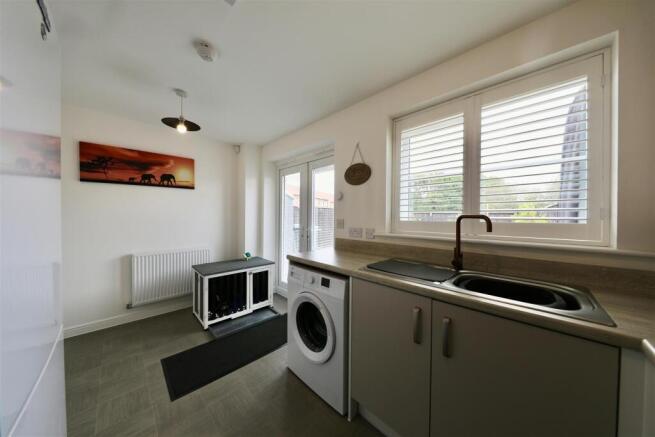 2 bed Semi-Detached for sale Image 9