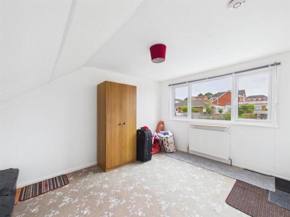 2 bed Semi-Detached Bungalow for sale Image 8