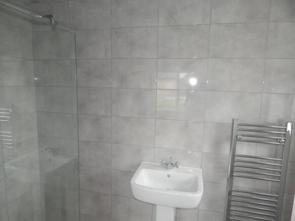 EN SUITE SHOWER ROOM