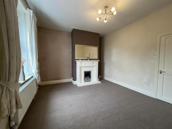 2 bed Terraced for sale Image 2