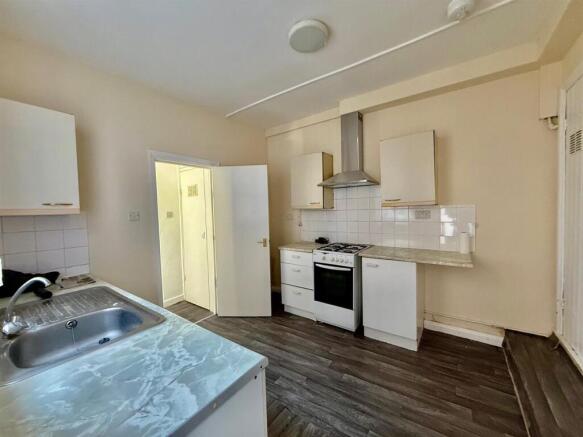 Mount Avenue, Southall - View 6