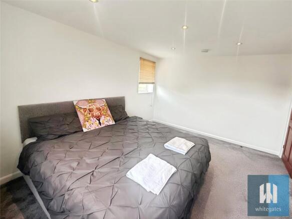5 bed Detached to rent Image 12