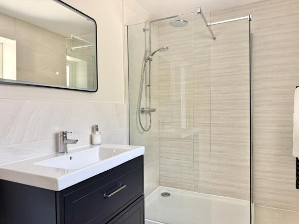 En-suite - Bedroom 1