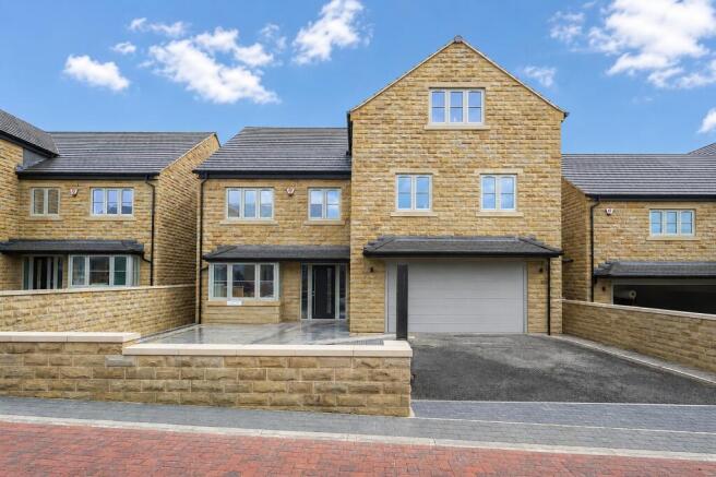 6 bed Detached for sale Image 5