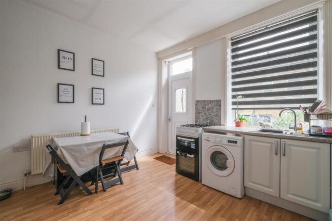3 bed Terraced for sale Image 6