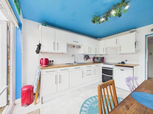 Kitchen 4.jpg