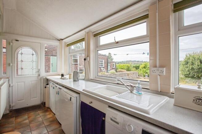 4 bed Detached for sale Image 6