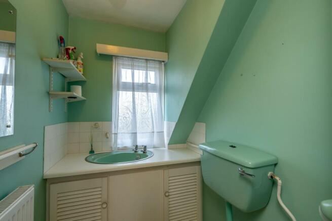 First Floor Cloakroom.jpg