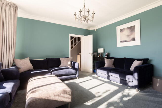 5 bed Semi-Detached for sale Image 11