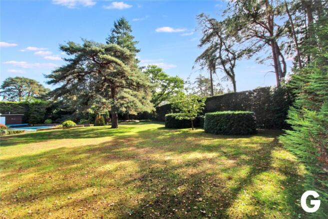 The Close, Avon Castle, Ringwood, Hampshire, BH24 photo 2