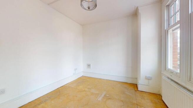 Flat 4 12 Kings Avenue, Ealing, London, W5 2SH