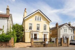 89, Queens Road, Buckhurst Hill IG9 5BW